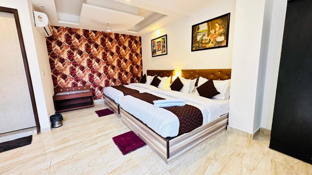 Tashree Delhi Airport New Delhi